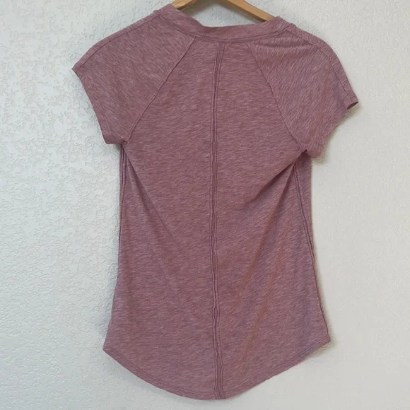 We The Free Free People Clementine V Neck Tee Shirt Top Berry Pink size Small - Picture 8 of 11